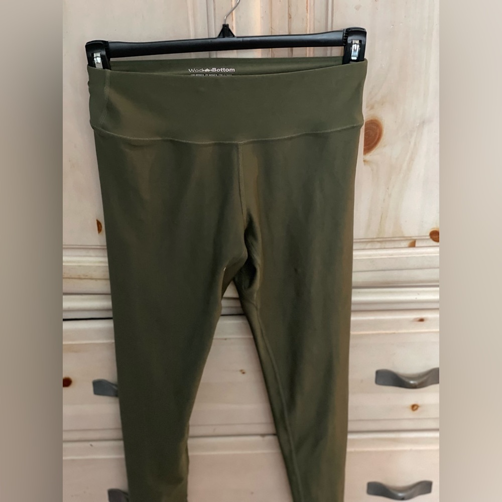 WOD Bottom army green leggings great condition